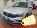 1 VOLKSWAGEN Tiguan